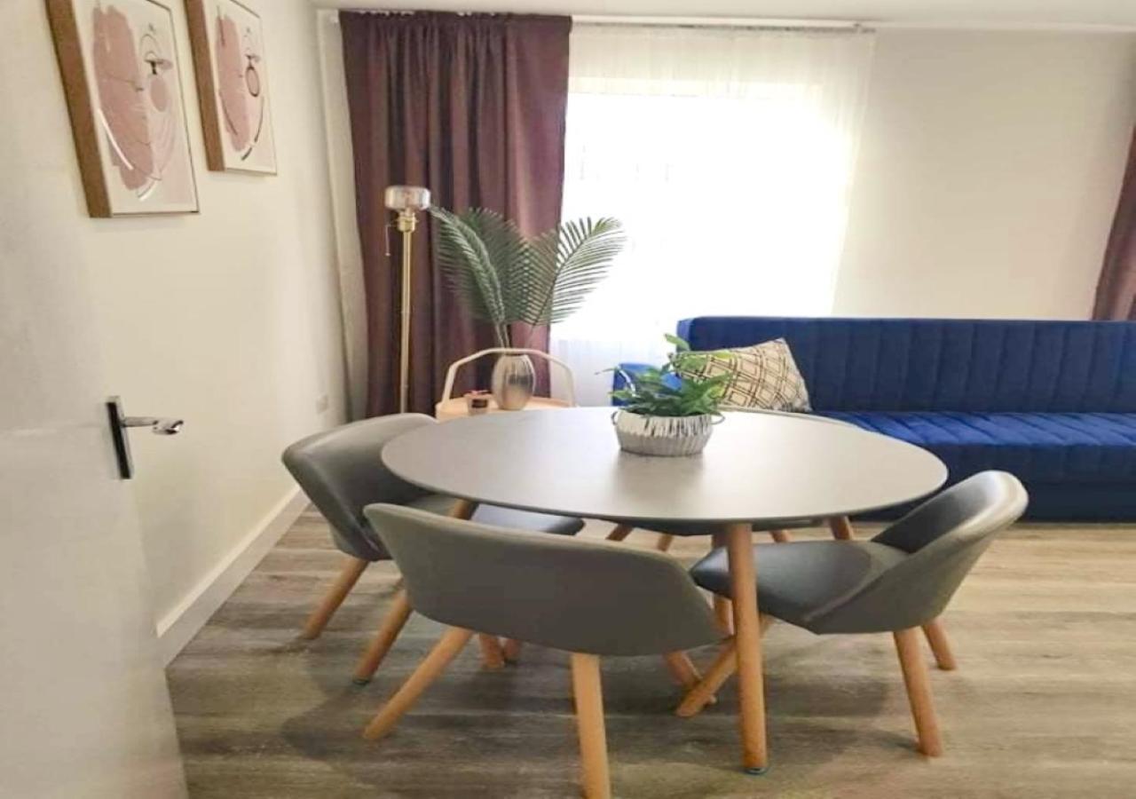 2 Bedroom Serviced Apartment # London Exterior foto
