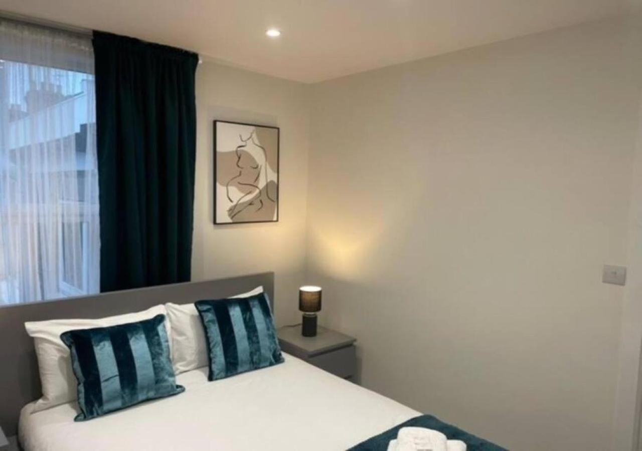 2 Bedroom Serviced Apartment # London Exterior foto
